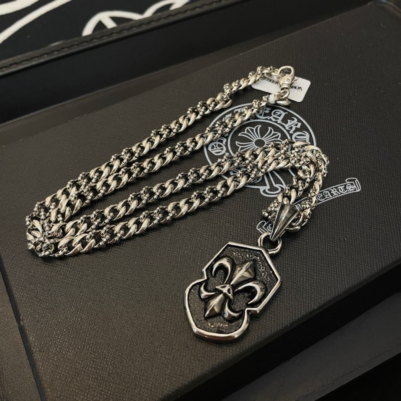 Ch*0me He**ts necklaces